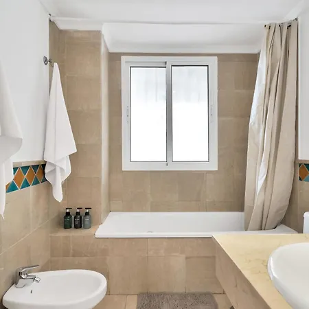 Apartamento Beachfront - Exclusivo En Primera Linea De Playa *